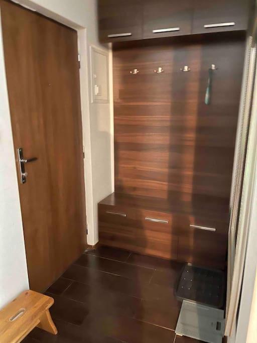 Priestranny 3 Izb. Apartman V Centre S Parkovanim. Banská Bystrica Buitenkant foto
