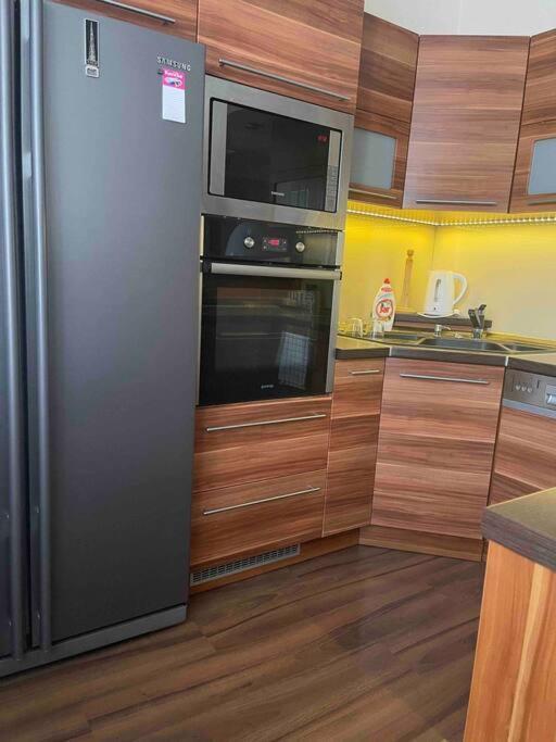 Priestranny 3 Izb. Apartman V Centre S Parkovanim. Banská Bystrica Buitenkant foto